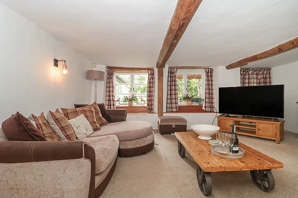 2 Pigsfoot Cottages