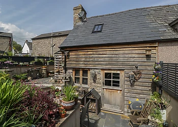 Hoarders Cottage