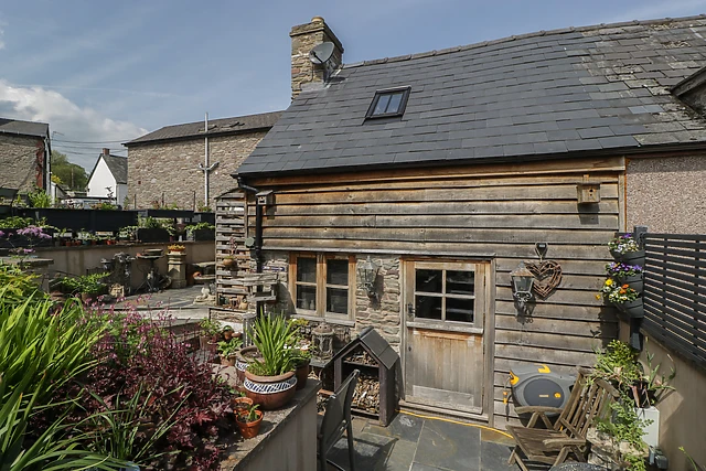Hoarders Cottage