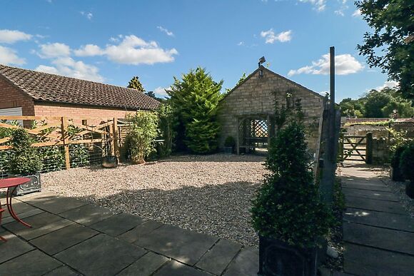 Oak Tree Barn