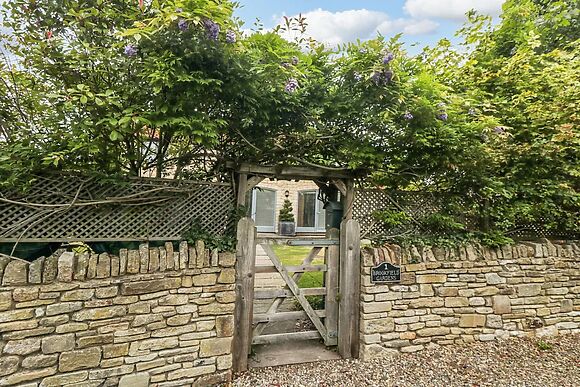 Oak Tree Barn