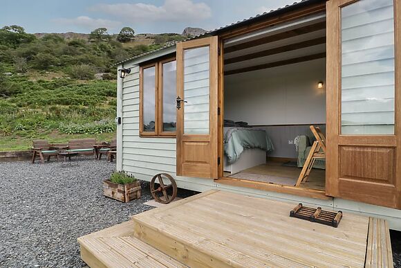 Tan Y Castell Shepherds Hut