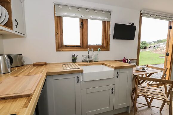 Tan Y Castell Shepherds Hut