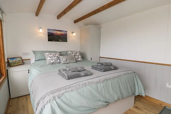 Tan Y Castell Shepherds Hut