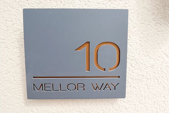 10 Mellor Way