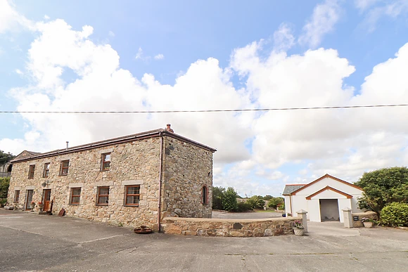 Riviere House