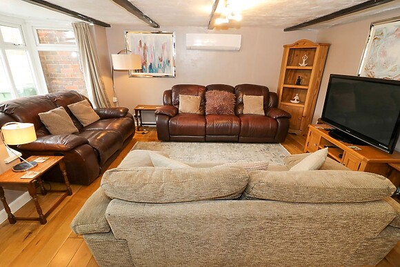 Cosy Cottage in Harvington