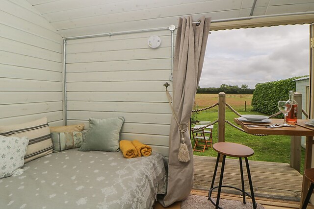 Flora's Hut