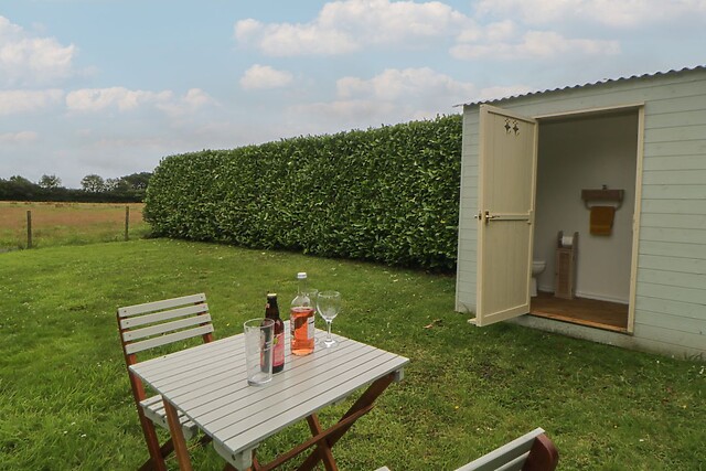 Flora's Hut