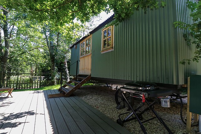 A secluded cabin for two in Sopley is just 7.8 miles from Bournemouth
