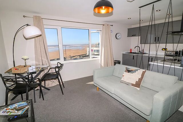 Apt 8 @ Hunter's Quay