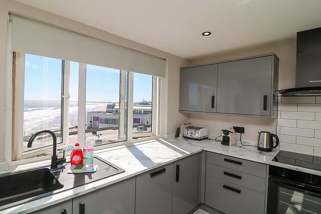 Apt 9 @ Hunter's Quay
