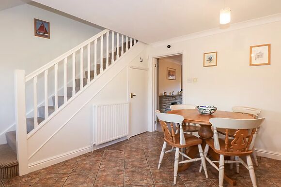 1 Crowlands Cottages