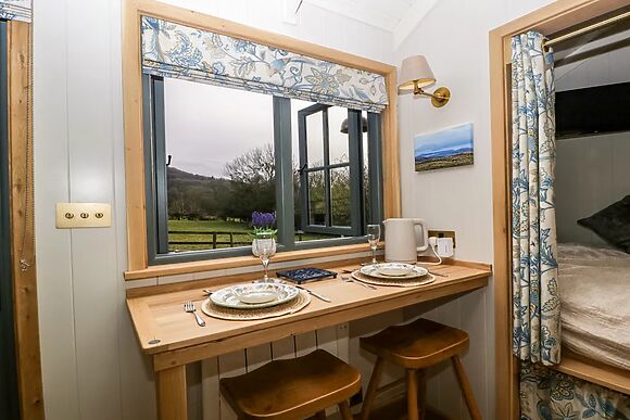 Evendine Hut @ Evendine Cottage