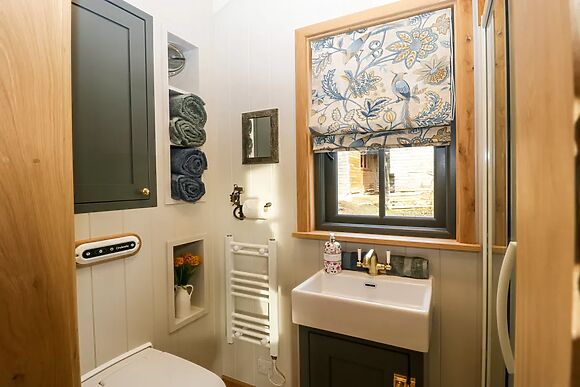 Evendine Hut @ Evendine Cottage