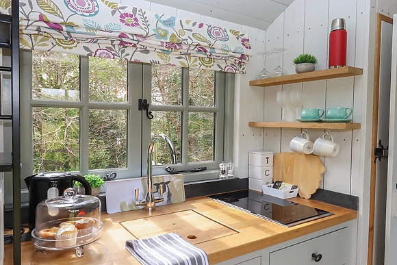 Burr 1 Shepherds Hut