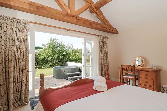 Oak Tree Cottage