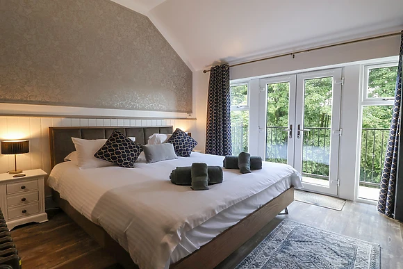 Waters Edge Lock View