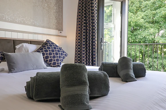 Waters Edge Lock View