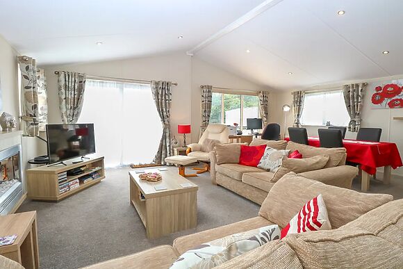 21 Norman Drive Lodge