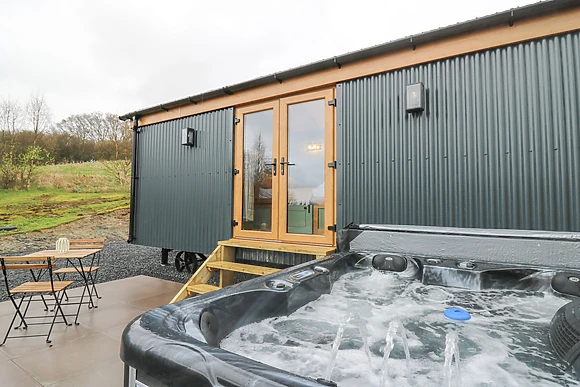 Dam View Shepherds Hut