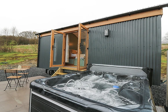 Dam View Shepherds Hut