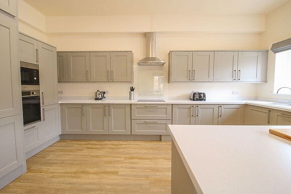 Sandown Park Cottage