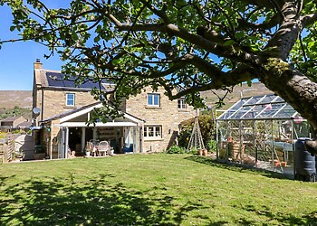 14 Hill Close