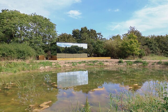 Pound Farm Mirror Houses: Pond Ã–Ã–D