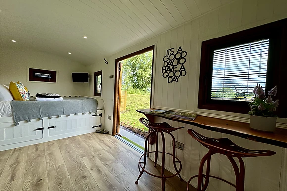 Mooffitch Riverview Hut