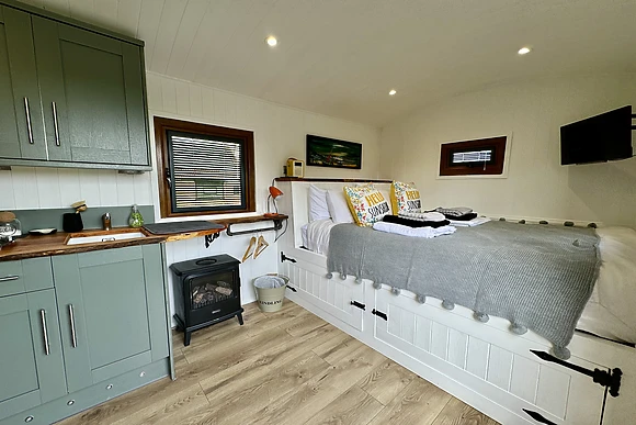 Mooffitch Riverview Hut