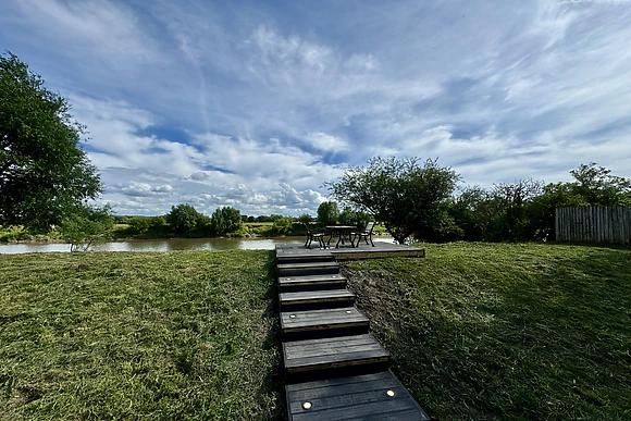Mooffitch Riverview Hut
