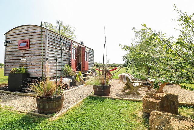 Bonnie's Shepherds Hut at Shepherds Lodge