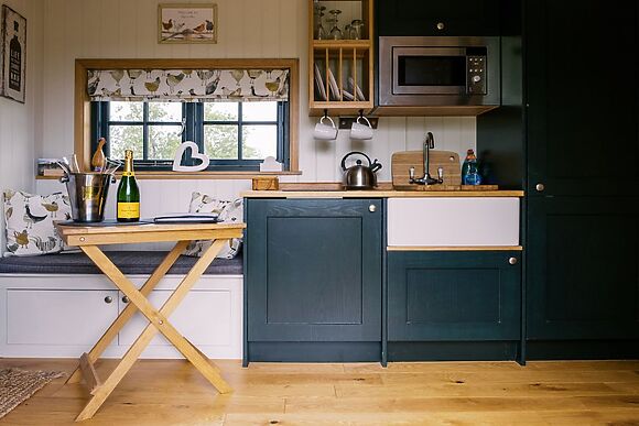 Poppie's Shepherds Hut