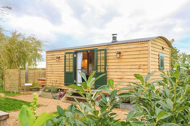Poppie's Shepherds Hut at Shepherds Lodge