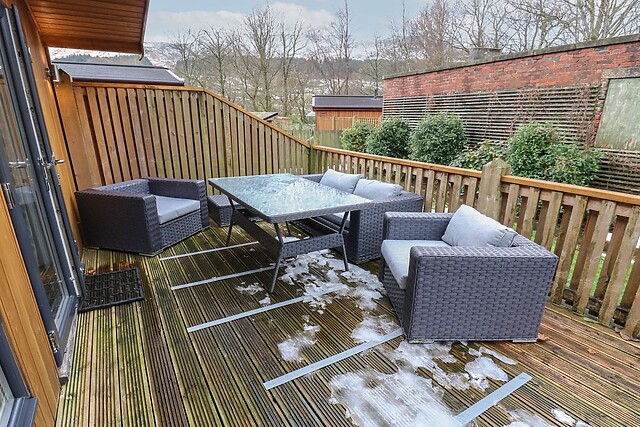 Dovestone Secluded Luxury Lodges (sleeps 6) - pets welcome