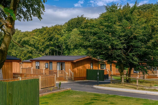 13 Laddow Rocks Lodge