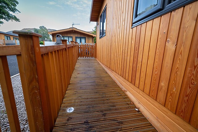 Dovestone Luxury Lodges (sleeps 4) - pets welcome