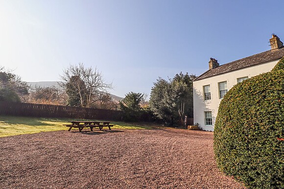 Cheviot Manor