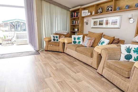 Hazel Park Lodge HP4