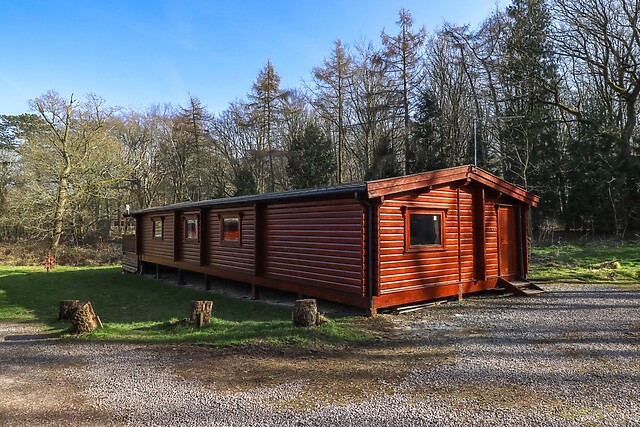 Forest Lodge sits in the woods at Kenwick Park, 2.2 miles from Louth on the edge of the Wolds