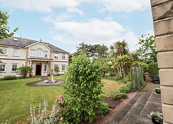 Mount House