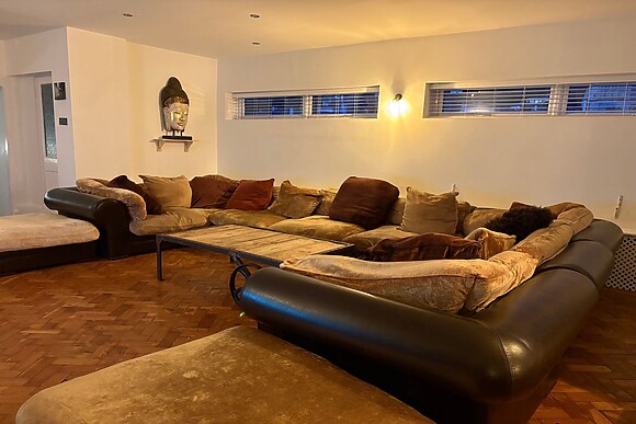 Delmonte Lodge