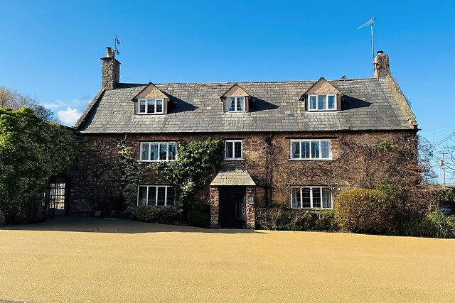 Dragon House