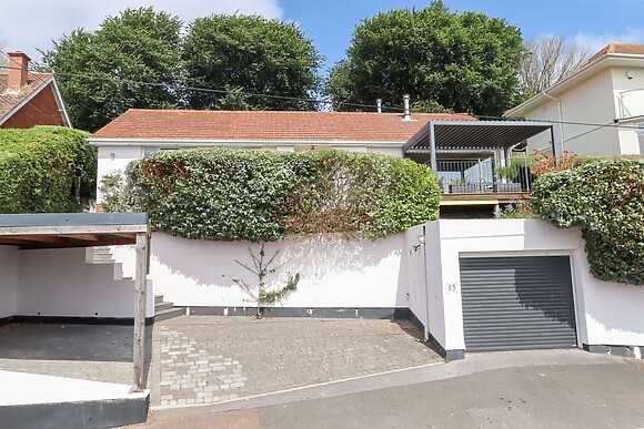 15 Summerland Avenue