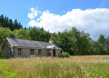 Cae'n Y Coed Barn