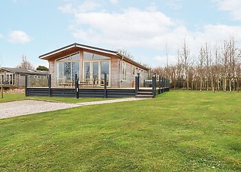 6 Meadow Retreat