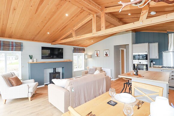 6 Meadow Retreat