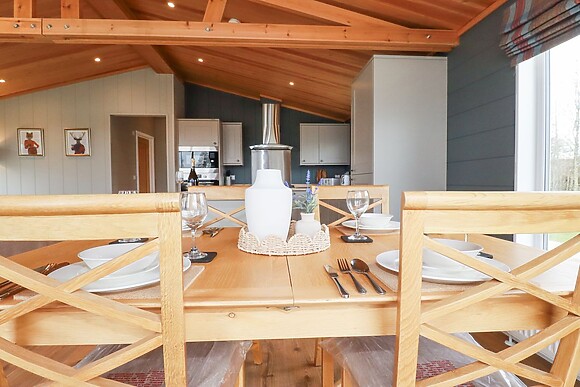 6 Meadow Retreat
