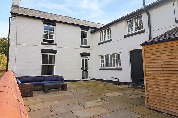 Preesgweene Farmhouse